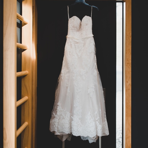 Lace Wedding dress from Australia - w/ Ribbon Belt - Picture 1 of 3